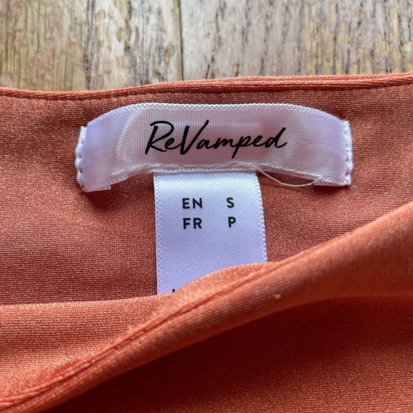 NWOT revamped crop top - Picture 2 of 2